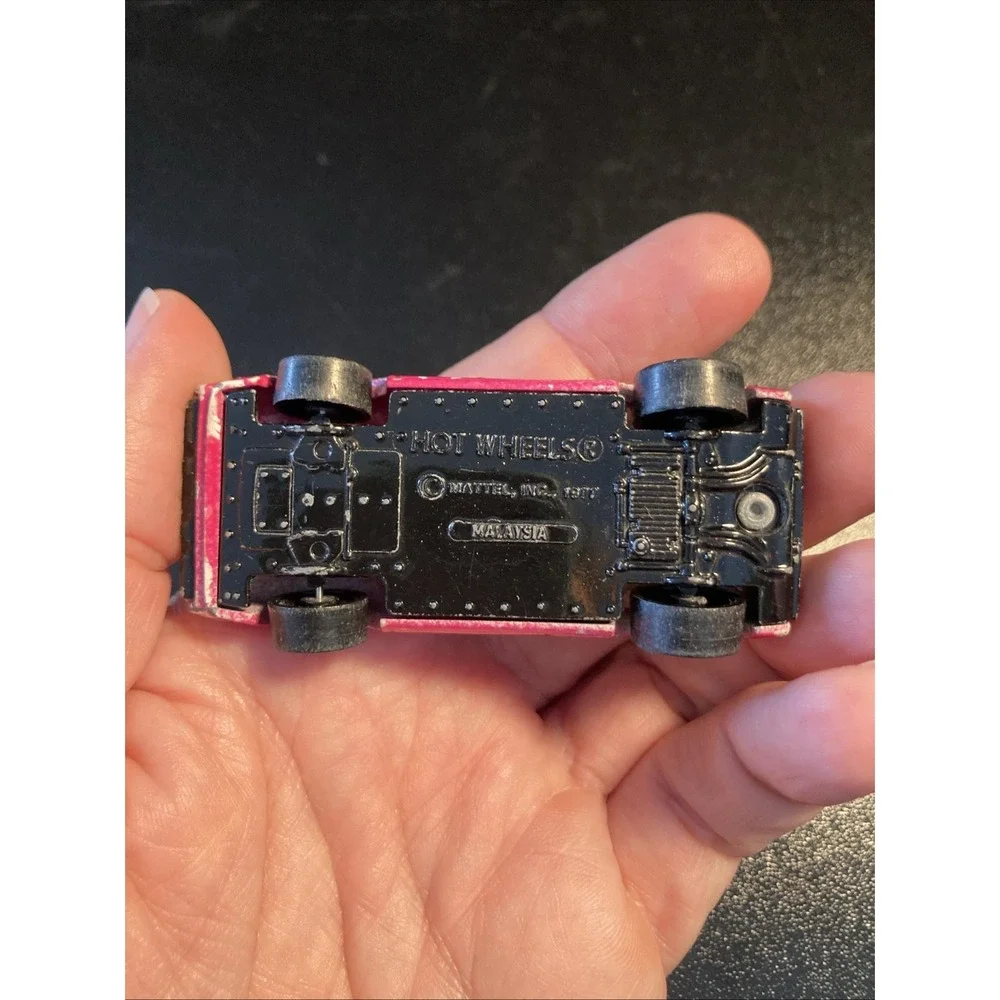 1977 HOT WHEELS MINIATURE MINI FERRARI DIECAST TOY CAR PINK 1 7/8